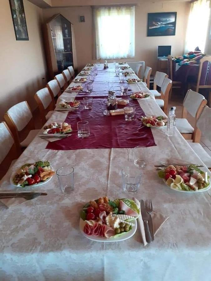 Pensiunea Iza Bradu  Exteriér fotografie